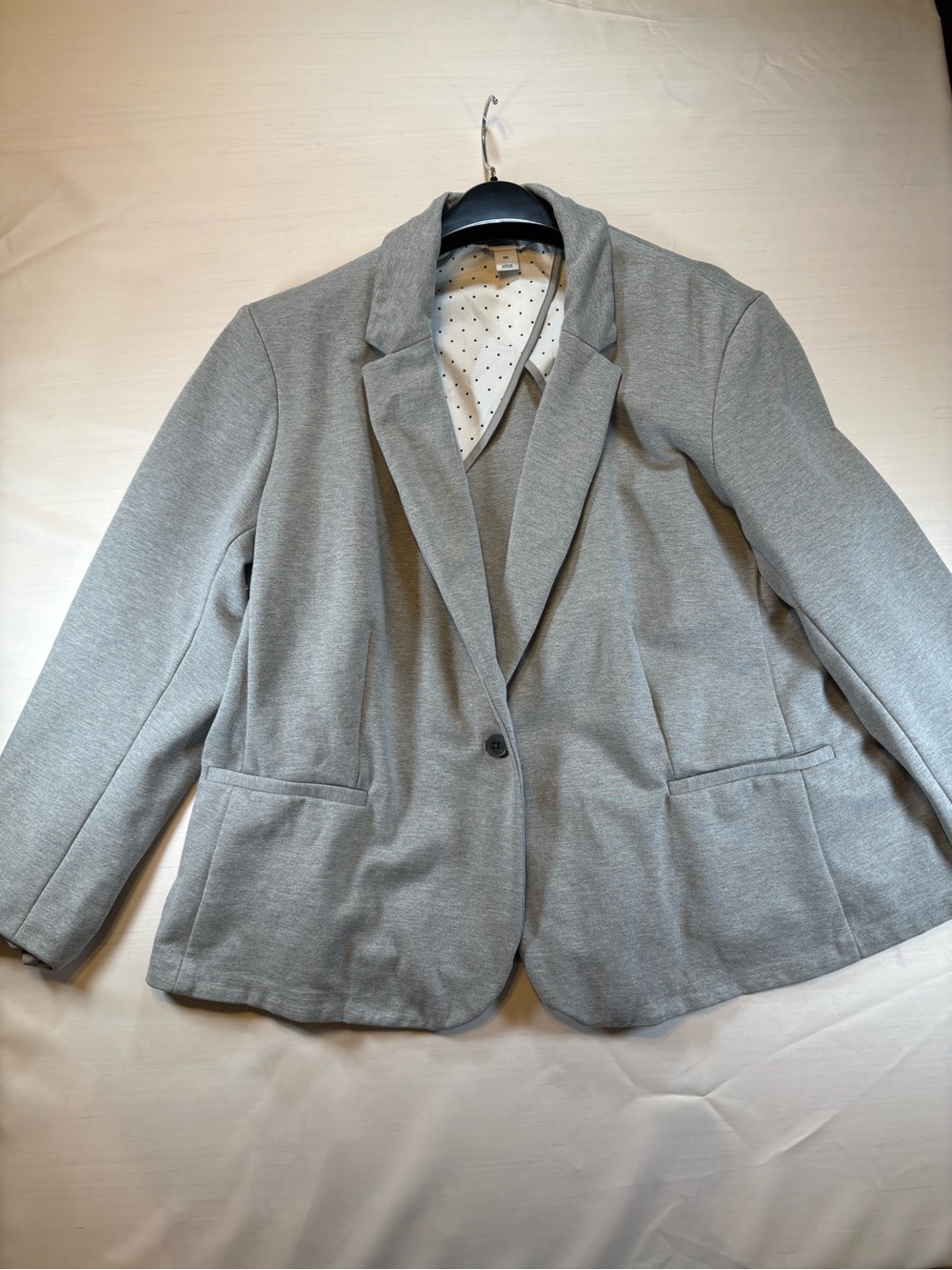 Old Navy Women’s Gray Blazer Sleeve with Black Buttons